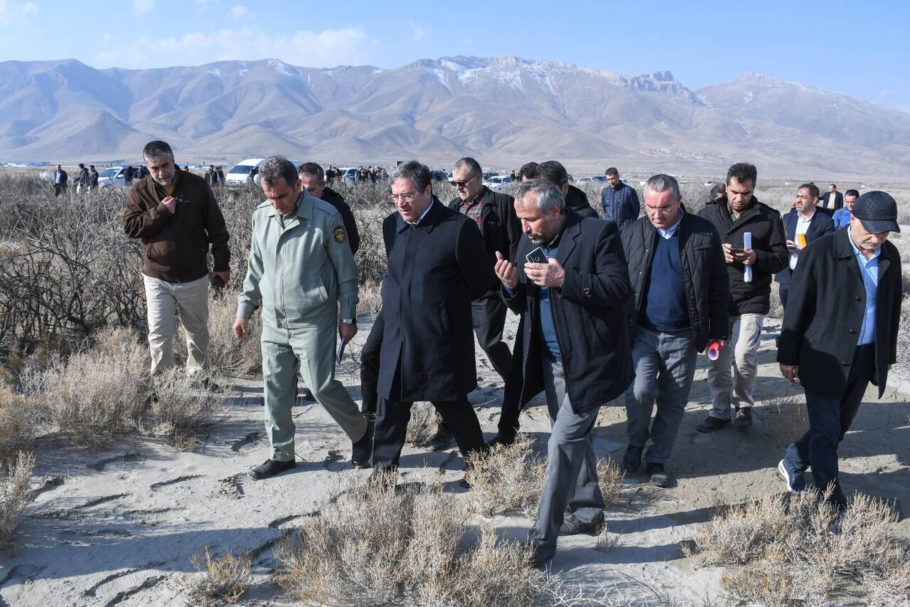 بازدید دبیرکارگروه ملی نجات دریاچه ارومیه از طرح های احیای دریاچه