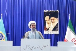 گلایه امام جمعه زابل از ضعف نظارت بر بازار و مشکل کمبود کارت سوخت