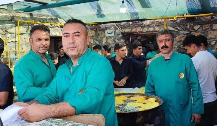 از بام ایران تاسفره‌های افطار؛ امامزاده حمزه عرب میزبان روزه داران