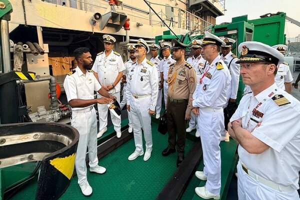 Iran Army Navy visits India's maritime industry