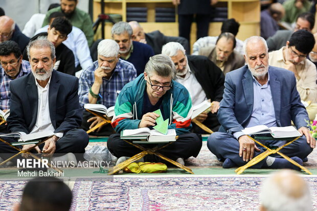 ترتیل خوانی قرآن در حرم حضرت معصومه(س)