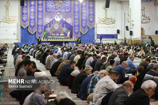 ترتیل خوانی قرآن در حرم حضرت معصومه(س)