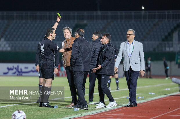 لیگ برتر فوتبال - آلومینیوم و پیکان