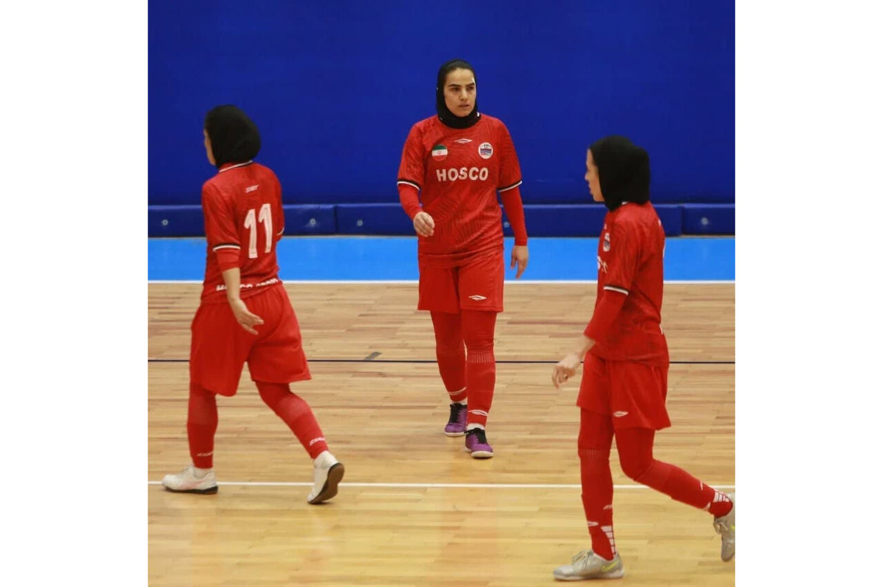 بانوان فولاد یقه صدرنشین لیگ برتر را گرفتند