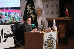 آیت الله حکیم: یکی از ثمرات مهم ماه رمضان تقویت همبستگی اجتماعی است