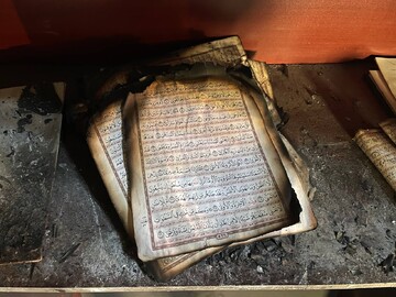 شیطان‌ صفتی عریان مقابل قرآن