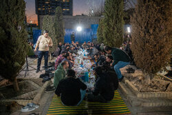 Foto muhabirler için iftar sofrası