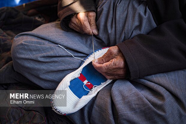 کلاش بافی؛ روایت نخ و نقش در دل کردستان