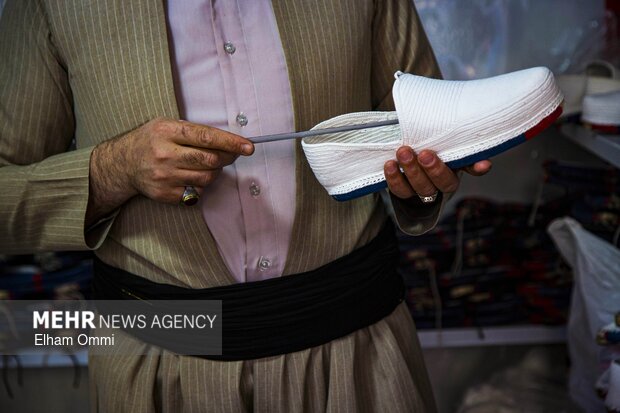 کلاش بافی؛ روایت نخ و نقش در دل کردستان