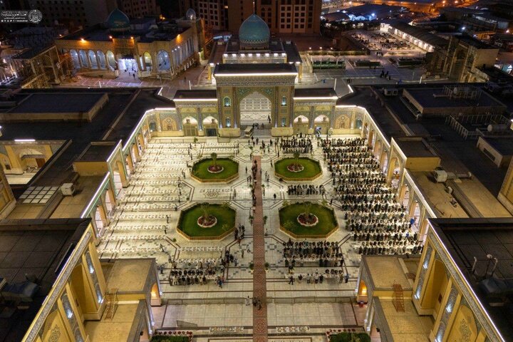 ضیافت هزاران نفره افطار در حرم امیرالمومنین (ع)+تصاویر