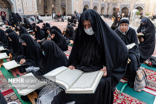 ترتیل‌خوانی قرآن کریم در حرم مطهر امام رضا(ع)