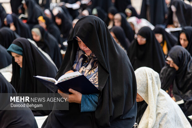 ترتیل‌خوانی قرآن کریم در حرم مطهر امام رضا(ع)