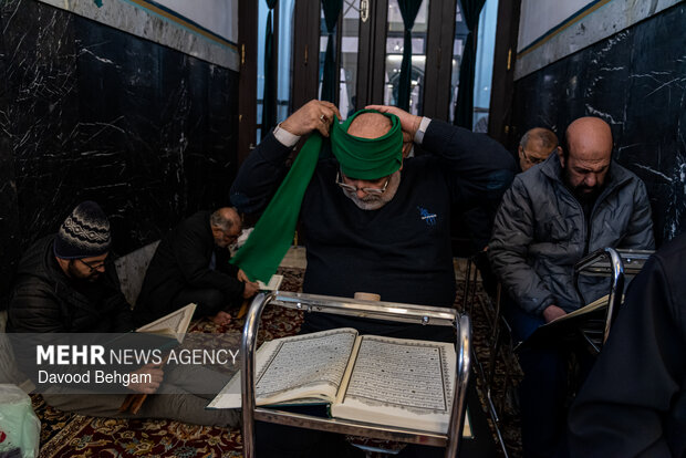 ترتیل‌خوانی قرآن کریم در حرم مطهر امام رضا(ع)