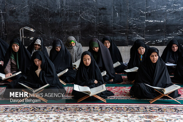 ترتیل‌خوانی قرآن کریم در حرم مطهر امام رضا(ع)