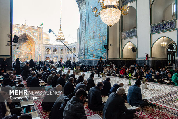 ترتیل‌خوانی قرآن کریم در حرم مطهر امام رضا(ع)