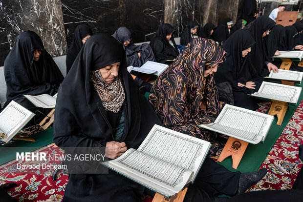 ترتیل‌خوانی قرآن کریم در حرم مطهر امام رضا(ع)