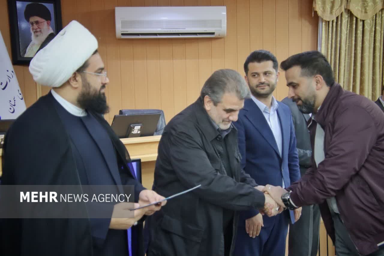 تقدیر ملی از مدیر روابط عمومی فرمانداری سمنان؛ نقش مؤثر در جهاد تبیین