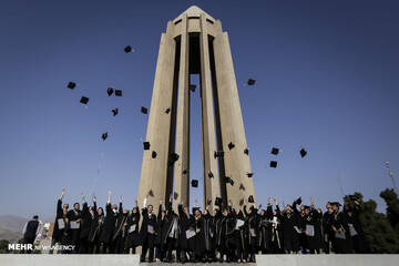 گردشگری به پیشران توسعه همدان تبدیل شده است
