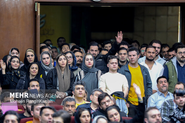 اولین جلسه رسیدگی به پرونده کوروش کمپانی