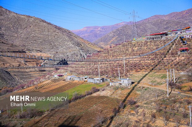 پل شیشه ای نگل