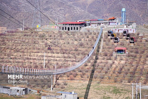 پل شیشه ای نگل