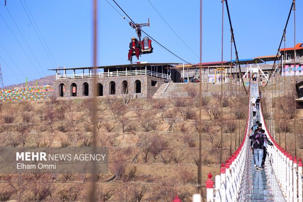 پل شیشه ای نگل