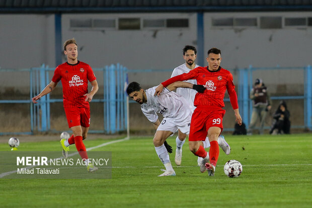 لیگ برتر فوتبال- ملوان و تراکتور