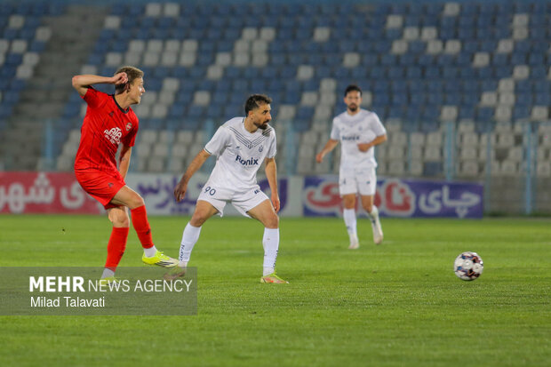 لیگ برتر فوتبال- ملوان و تراکتور