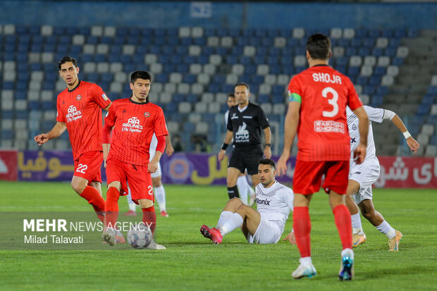 لیگ برتر فوتبال- ملوان و تراکتور