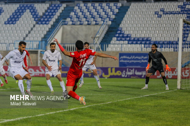 لیگ برتر فوتبال- ملوان و تراکتور