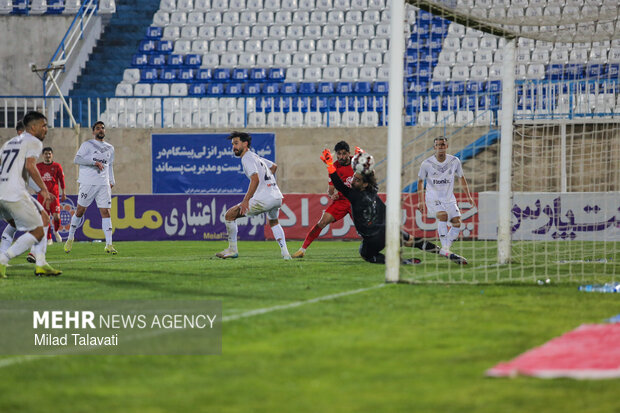 لیگ برتر فوتبال- ملوان و تراکتور