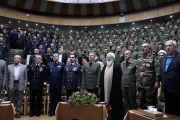 برگزاری آیین دانش‌آموختگی دانشجویان مدیریت دفاعی دافوس ارتش