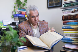 آسمان در هنر حافظ؛ از رقص کواکب تا گاه‌شماری در دیوان خواجه شیراز