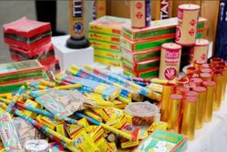 کشف ۴۸۰۰ عدد مواد محترقه خارجی در تبریز و دستگیری دو نفر