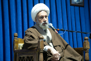 آیت‌الله دژکام: گره معیشت مردم در توزیع ناعادلانه ثروت است