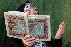 جزء خوانی قرآن کریم در حرم مطهر حضرت عبدالعظیم حسنی (ع)