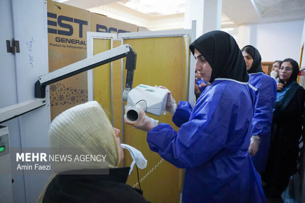 خدمت‌رسانی گروه جهادی دندانپزشکی در حرم مطهر شاهچراغ (ع)