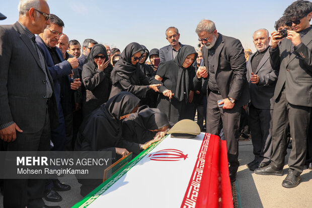 مراسم تشییع پیکر امیر سرتیپ محمدی‌فر