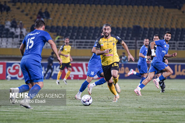 لیگ برتر فوتبال - سپاهان و استقلال خوزستان