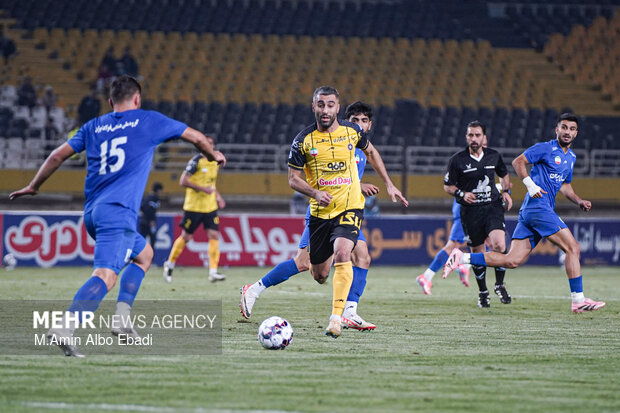 لیگ برتر فوتبال - سپاهان و استقلال خوزستان