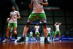 لیگ برتر والیبال - صنعتگران امید و استقلال گنبد