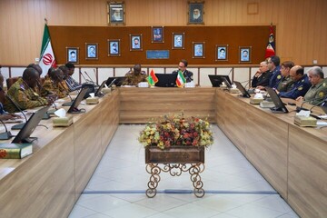 وزير دفاع بوركينا فاسو يلتقي رئيس جامعة القيادة والأركان للجيش الايراني
