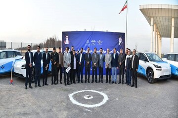کلنگ‌زنی احداث مرکز تخصصی خودروهای برقی تهران در شهر آفتاب