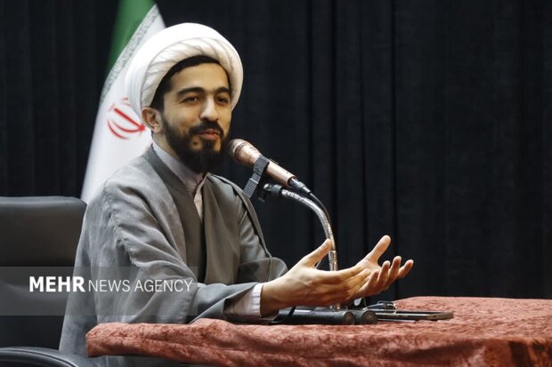 چرا مؤمنان نباید از ملامت بترسند؟