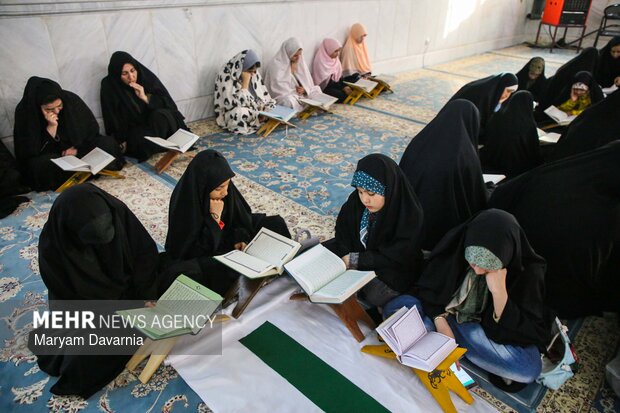 جز خوانی قرآن کریم در امامزاده سیدعباس(ع) بجنورد