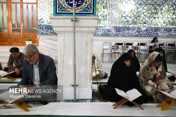 جز خوانی قرآن کریم در امامزاده سیدعباس(ع) بجنورد