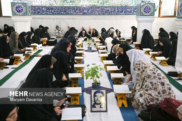 جز خوانی قرآن کریم در امامزاده سیدعباس(ع) بجنورد