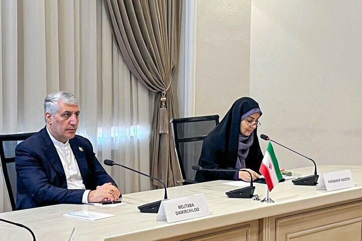 متابعة اتفاقيات النفط بين إيران وأذربيجان خلال زيارة وزيرة الطرق إلى باكو