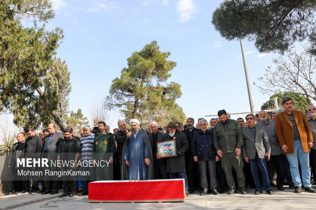 مراسم خاکسپاری مادر سردار جاویدالاثر حاج احمد متوسلیان