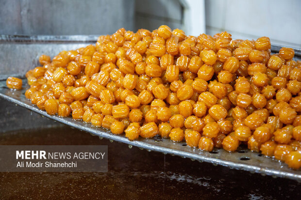 زولبیا و بامیه؛ ضیافت شیرین رمضان در مشهد